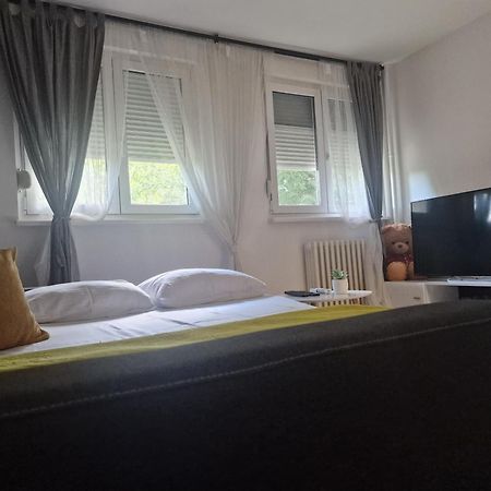 Apartment Iskra Belgrado Esterno foto